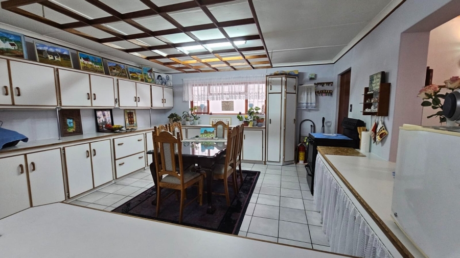 5 Bedroom Property for Sale in Mossel Bay Ext 15 Western Cape